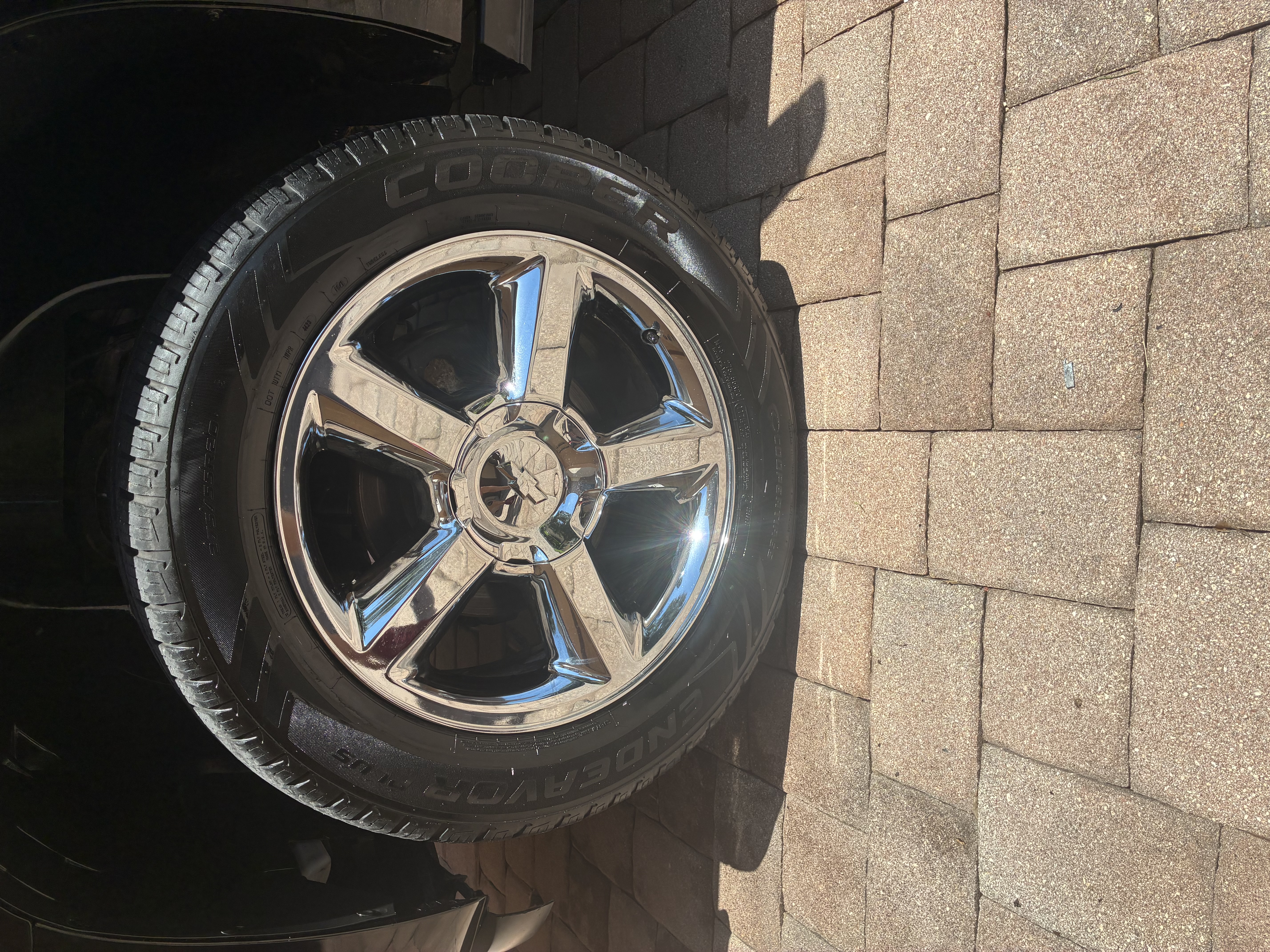 Used 2012 Chevrolet Avalanche LTZ AWD/4WD image 11