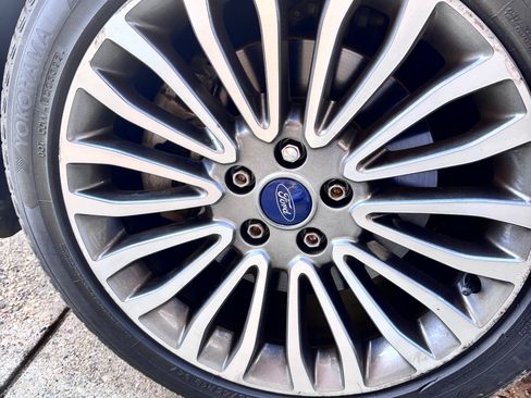 Used 2017 Ford Fusion Energi SE image 9