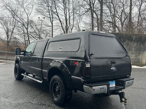 Used 2011 Ford F350 XLT w/ XLT Interior Pkg image 4