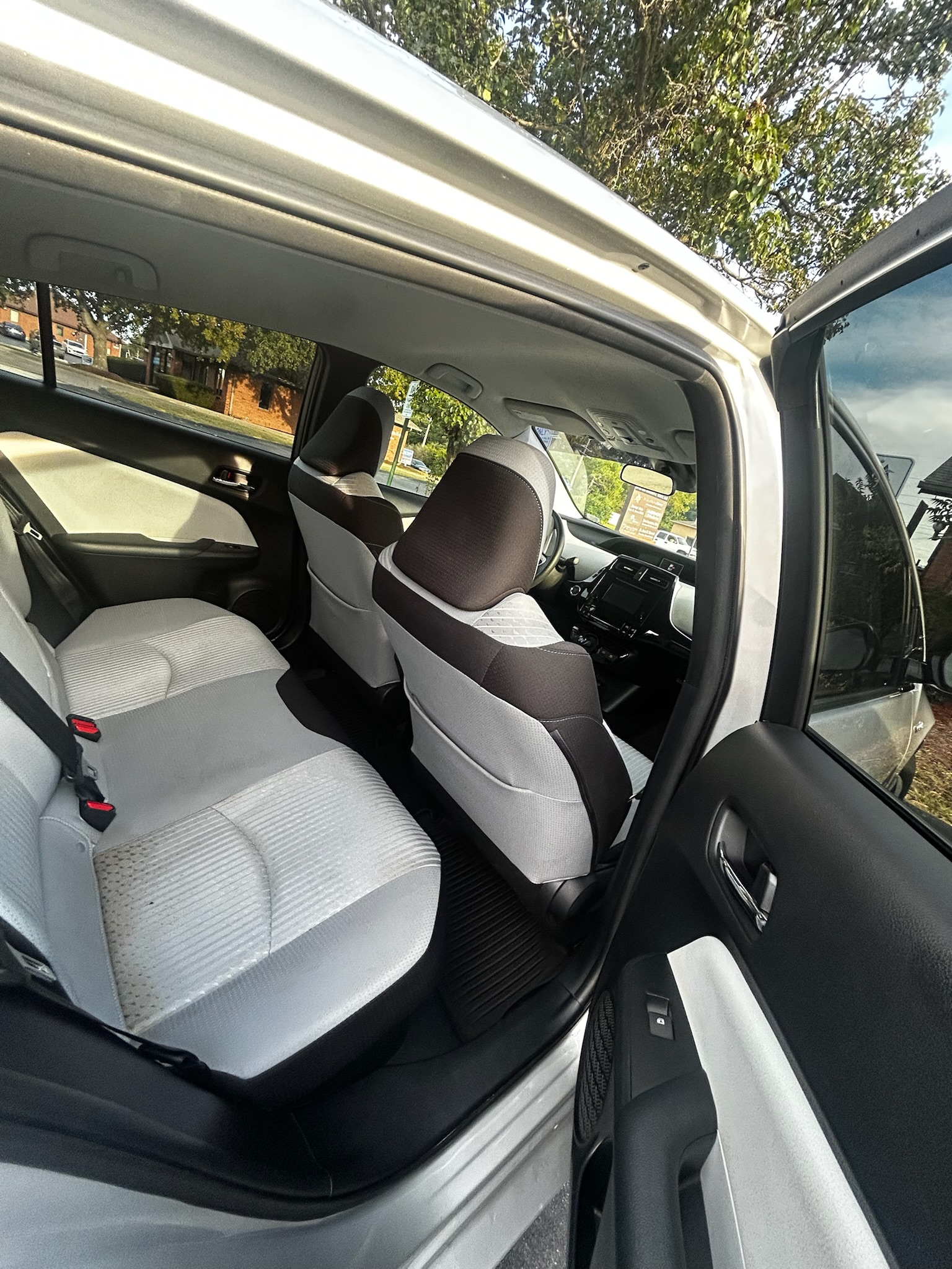Used 2018 Toyota Prius Two FWD image 9
