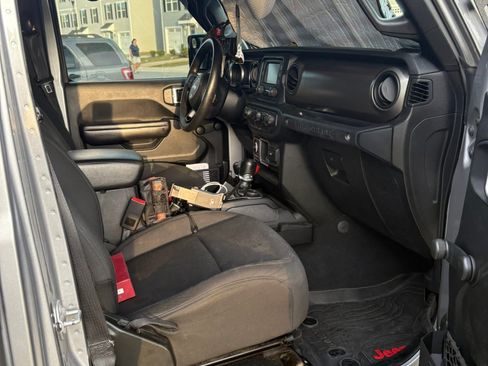 Used 2018 Jeep Wrangler Unlimited Sport image 30