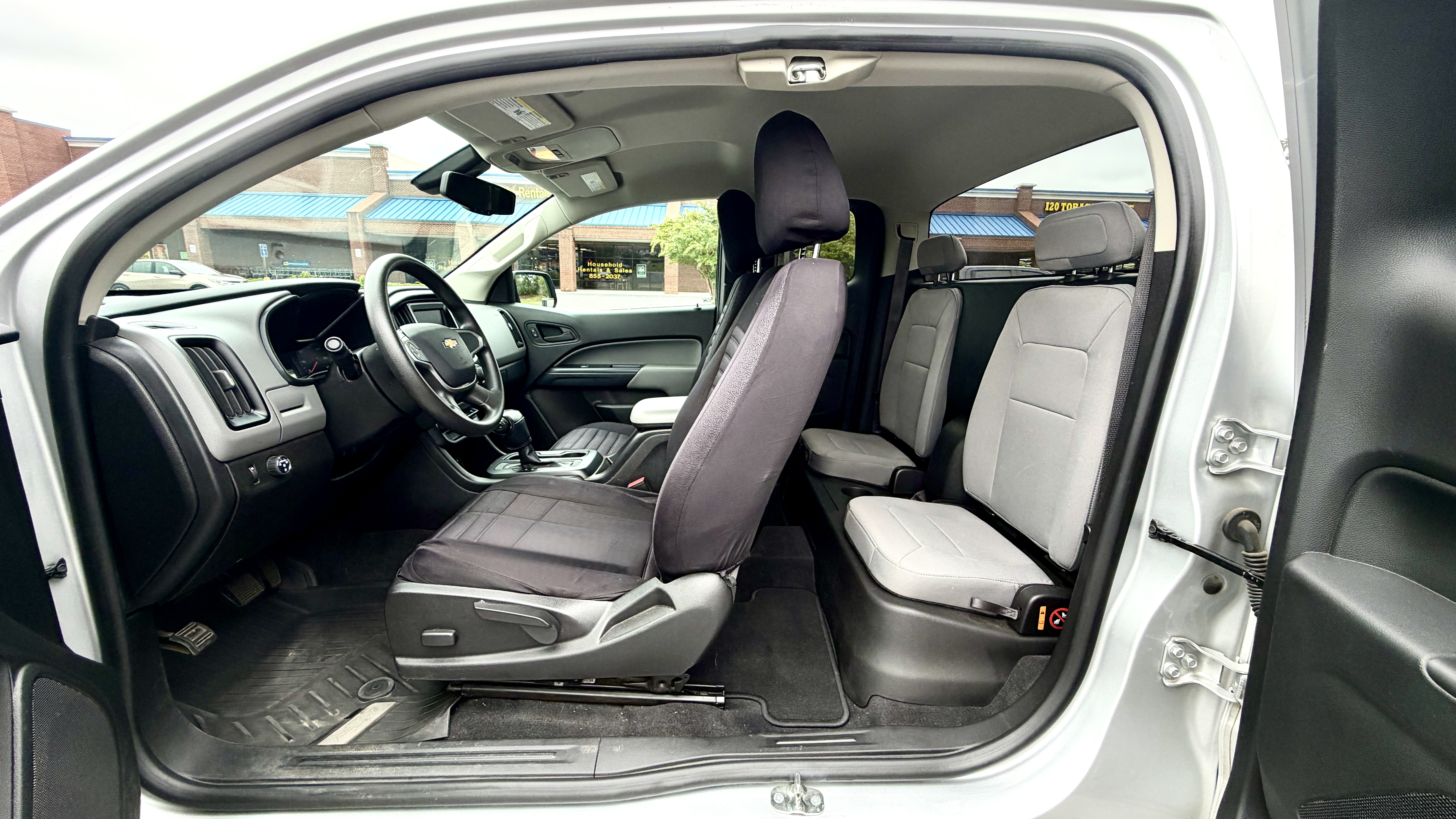 Used 2020 Chevrolet Colorado W/T w/ Custom Special Edition RWD image 9