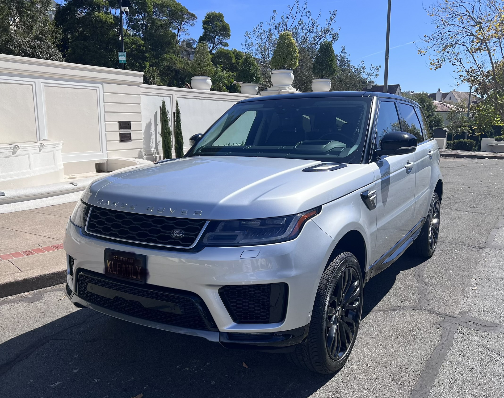Used 2019 Land Rover Range Rover Sport HSE AWD/4WD image 2