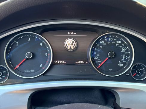Used 2012 Volkswagen Touareg Executive AWD/4WD image 10