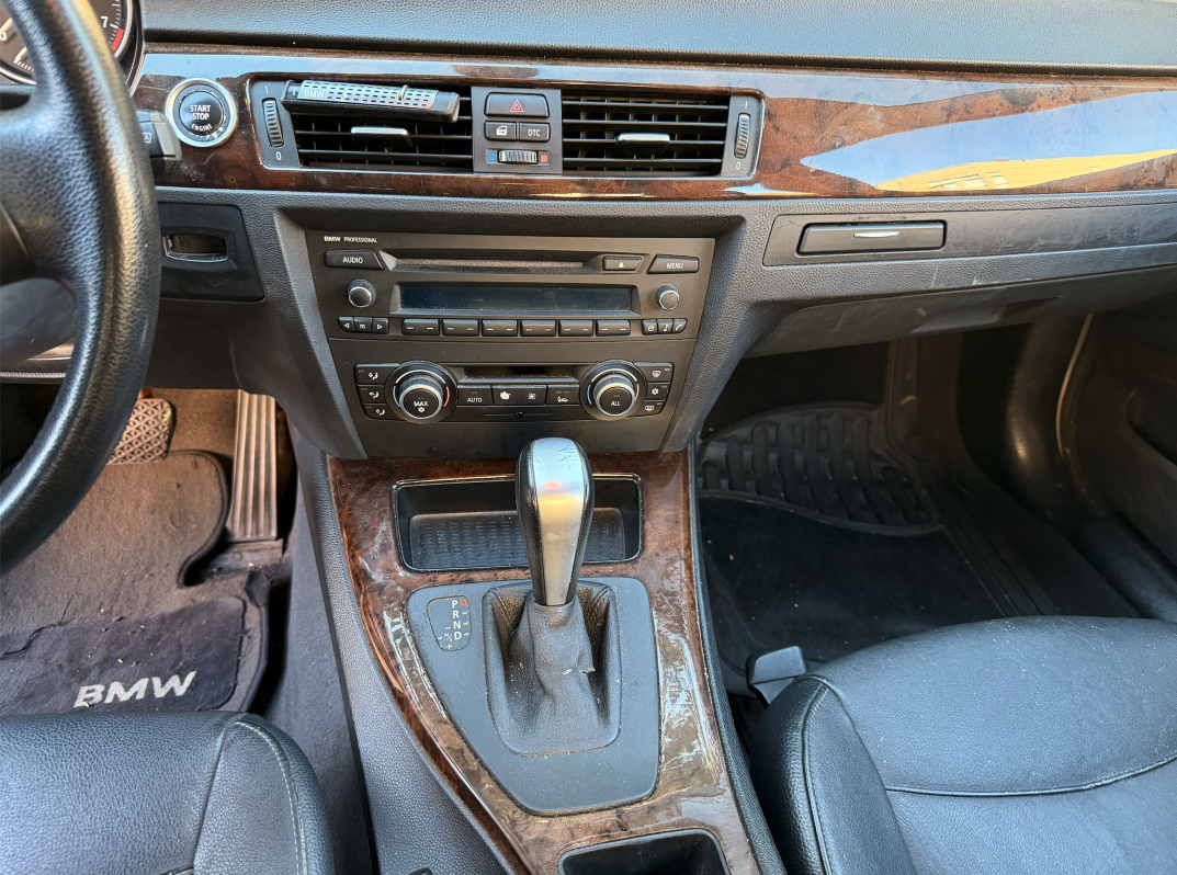Used 2010 BMW 328i Sedan RWD image 11