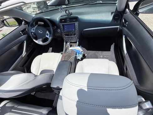 Used 2011 Lexus IS 350C w/ Luxury Pkg RWD image 15
