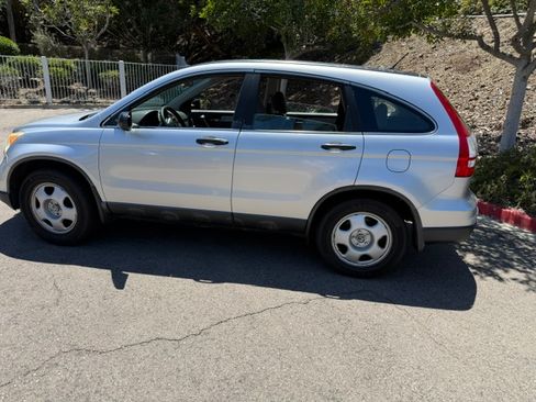 Used 2011 Honda CR-V LX image 8
