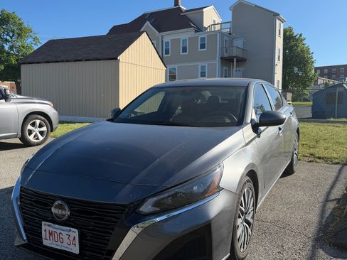 Used 2023 Nissan Altima 2.5 SV FWD image 4