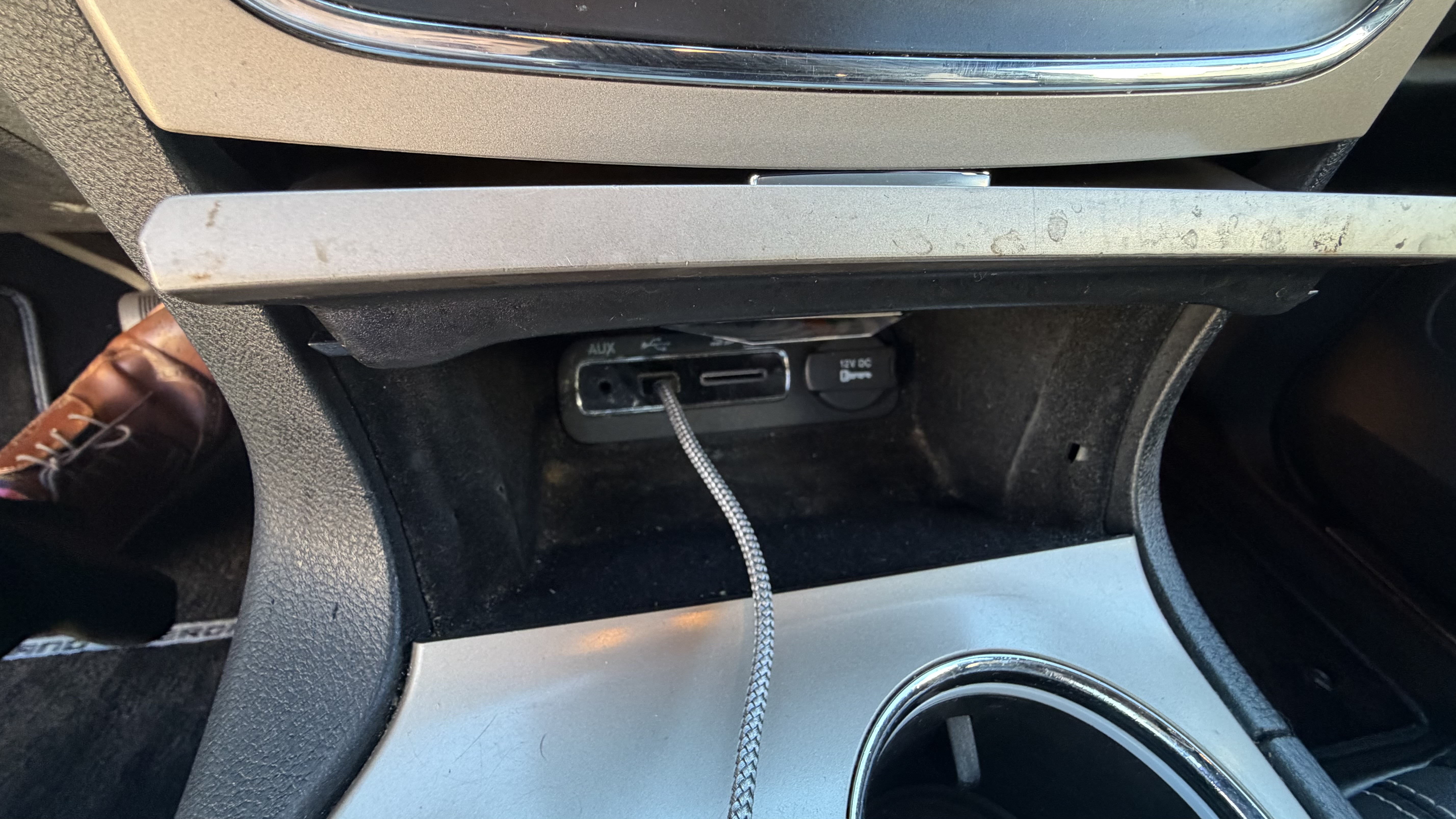 Used 2014 Jeep Grand Cherokee Limited AWD/4WD image 15