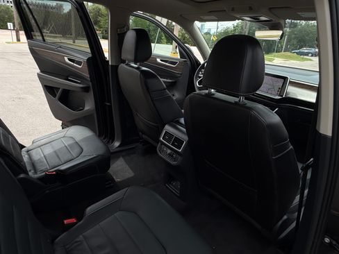 Used 2024 Volkswagen Atlas SEL AWD/4WD image 18