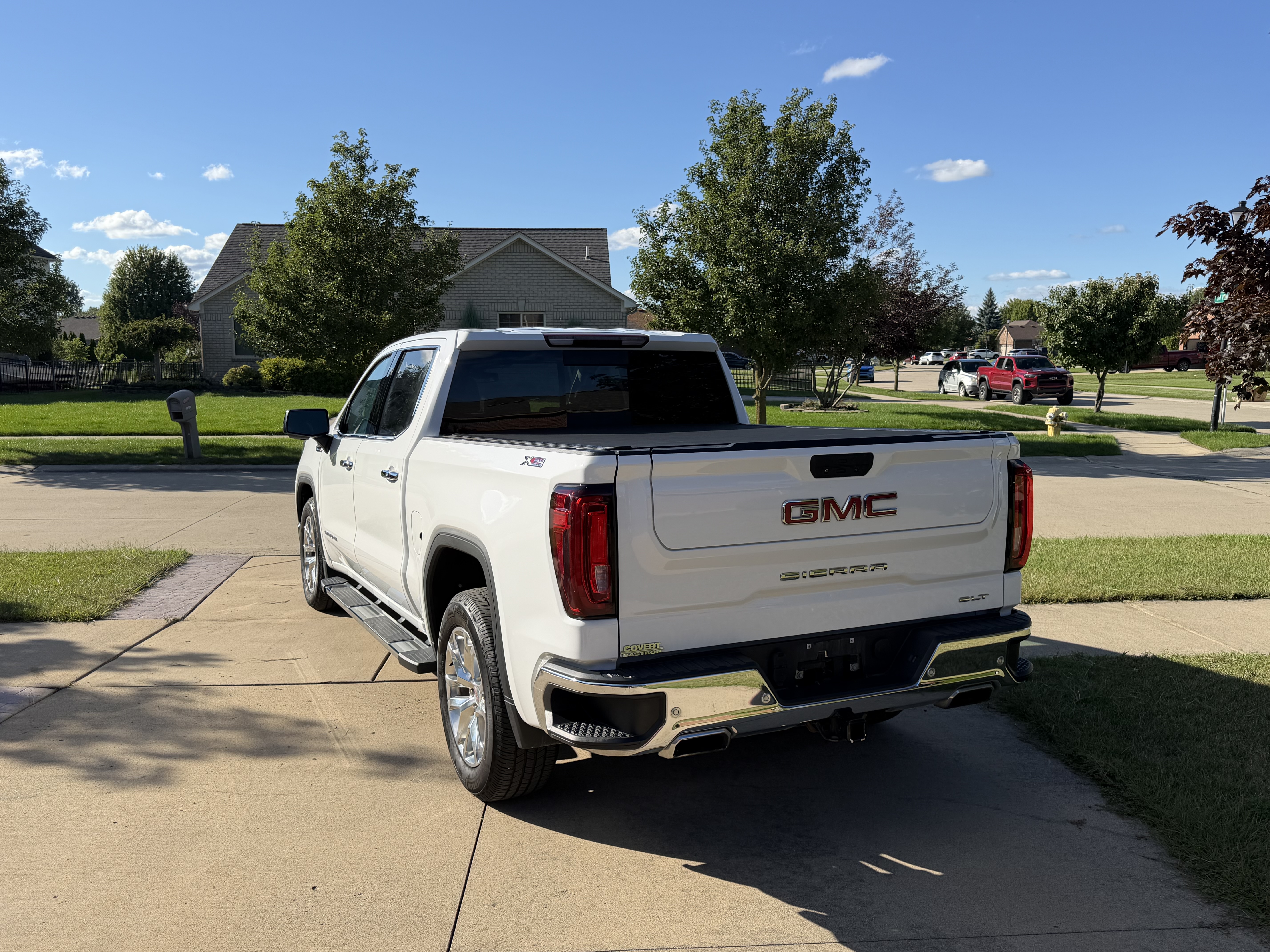 Used 2021 GMC Sierra 1500 SLT w/ SLT Premium Plus Package AWD/4WD image 4