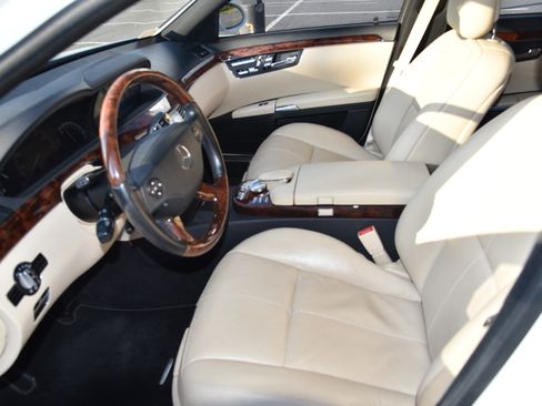 Used 2009 Mercedes-Benz S 550 4MATIC image 10