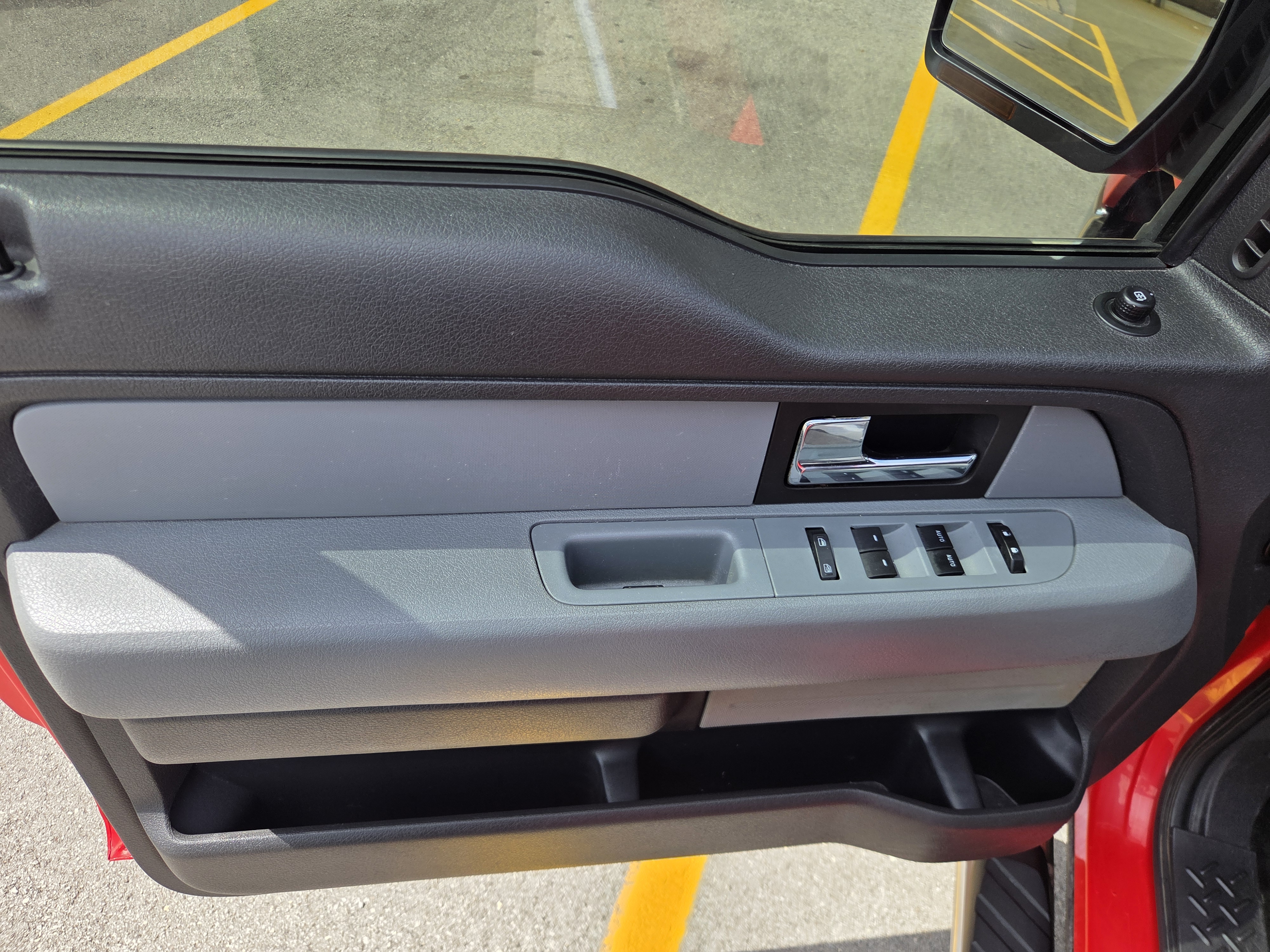 Used 2013 Ford F150 XLT w/ Luxury Equipment Group AWD/4WD image 12