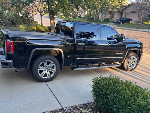 Used 2018 GMC Sierra 1500 SLT w/ Enhanced Driver Alert Package image 5