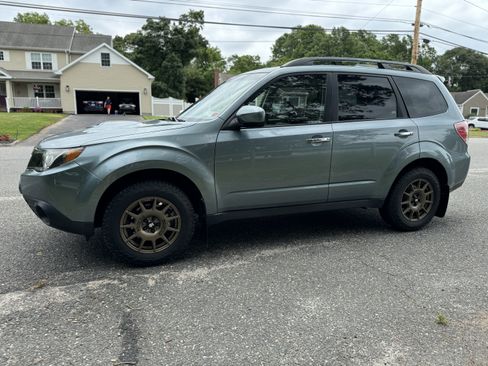 Used 2010 Subaru Forester 2.5XT Limited image 6