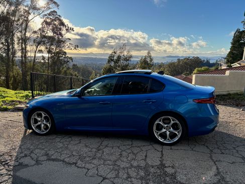 Used 2018 Alfa Romeo Giulia Ti Sport w/ Quick Order Package 22U Sport image 8