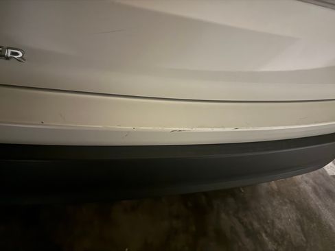 Used 2019 Toyota Highlander LE w/ Carpet Mat Package (TMS) image 22