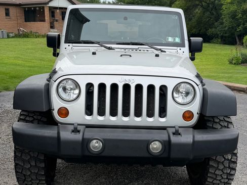 Used 2008 Jeep Wrangler Unlimited Rubicon w/ Dual Top Group AWD/4WD image 5
