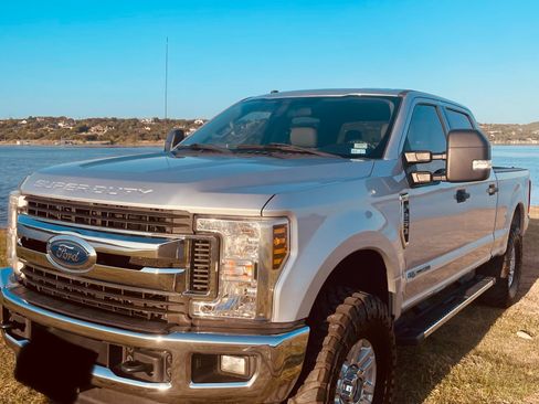 Used 2019 Ford F250 XLT w/ XLT Value Package AWD/4WD image 13