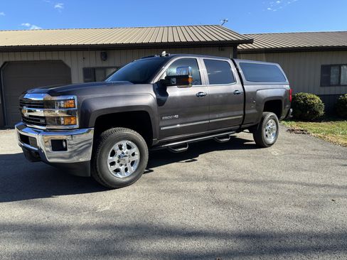 Used 2015 Chevrolet Silverado 2500 LTZ w/ Duramax Plus Package image 16