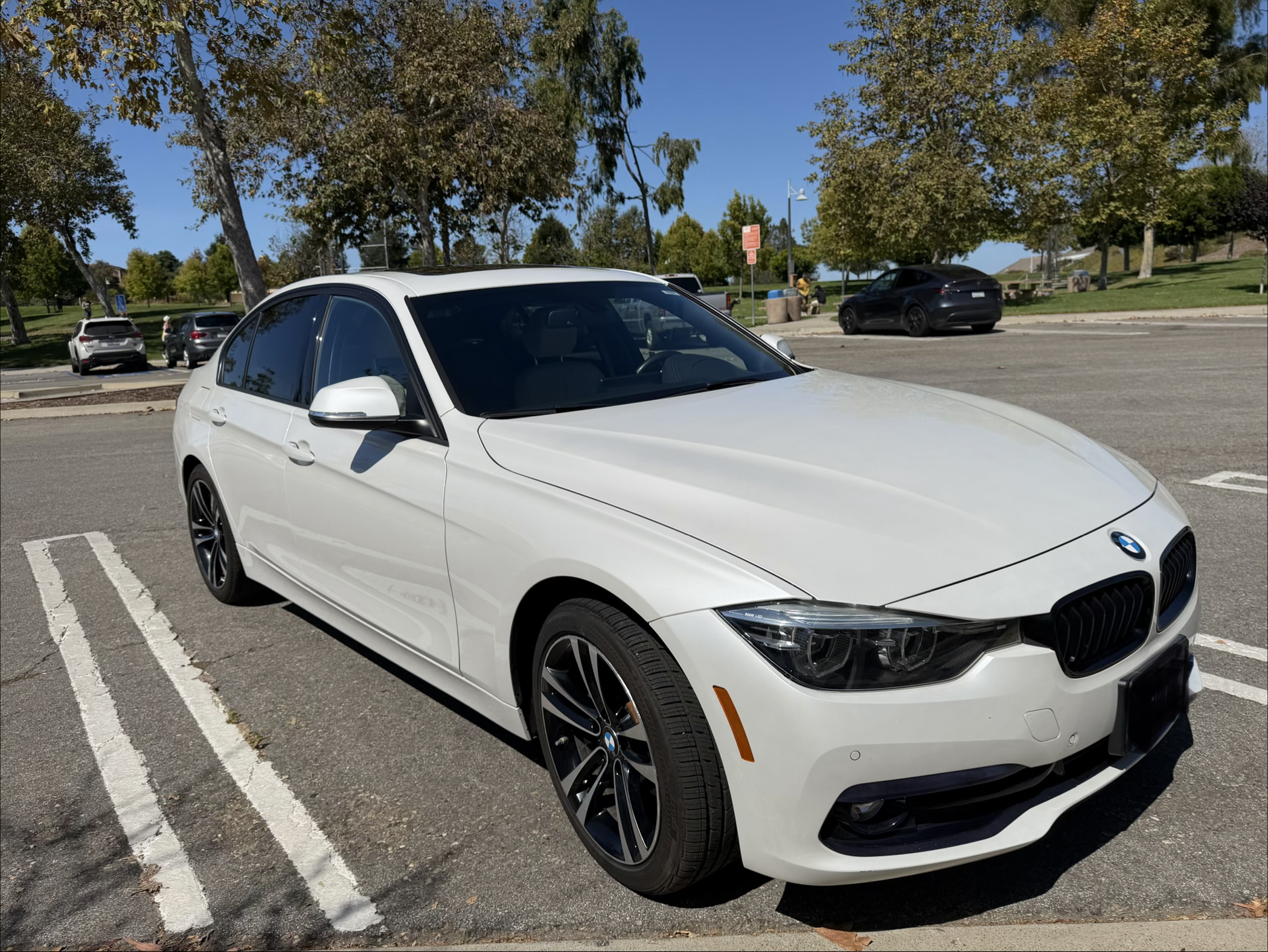 Used 2018 BMW 328d Sedan RWD image 1