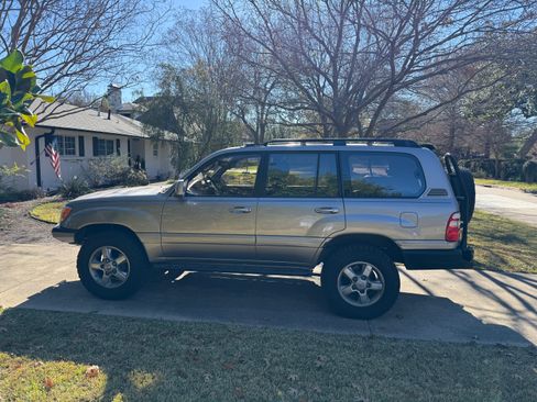 Used 2003 Toyota Land Cruiser image 4