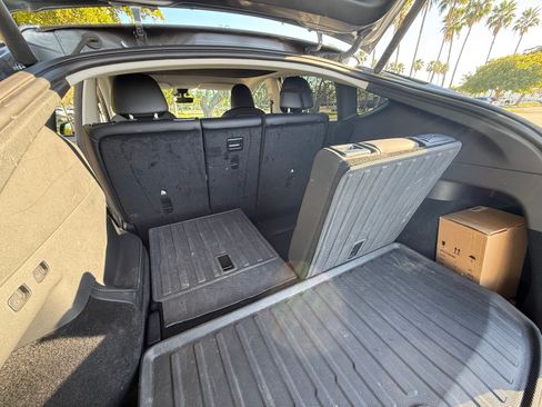 Used 2025 Tesla Model Y Long Range image 12