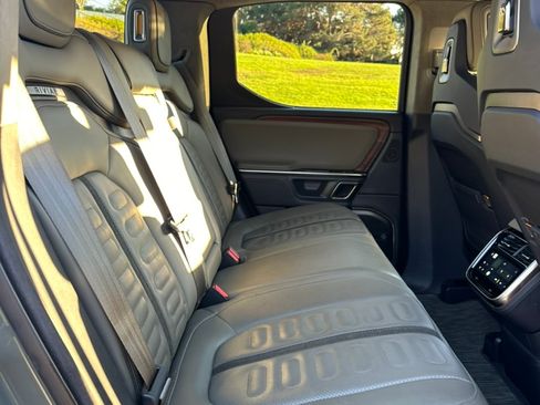 Used 2023 Rivian R1T Launch Edition image 28