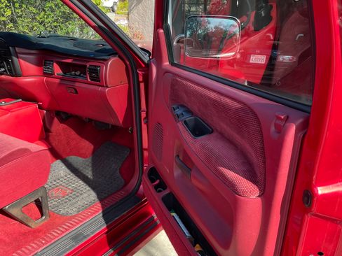 Used 1995 Dodge Ram 1500 Truck 2WD Regular Cab image 5