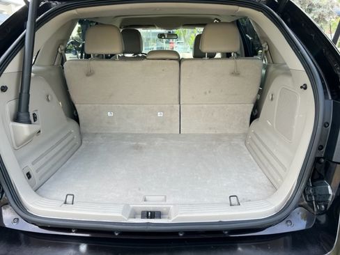 Used 2014 Lincoln MKX FWD w/ Walnut Swirl Wood Package image 2