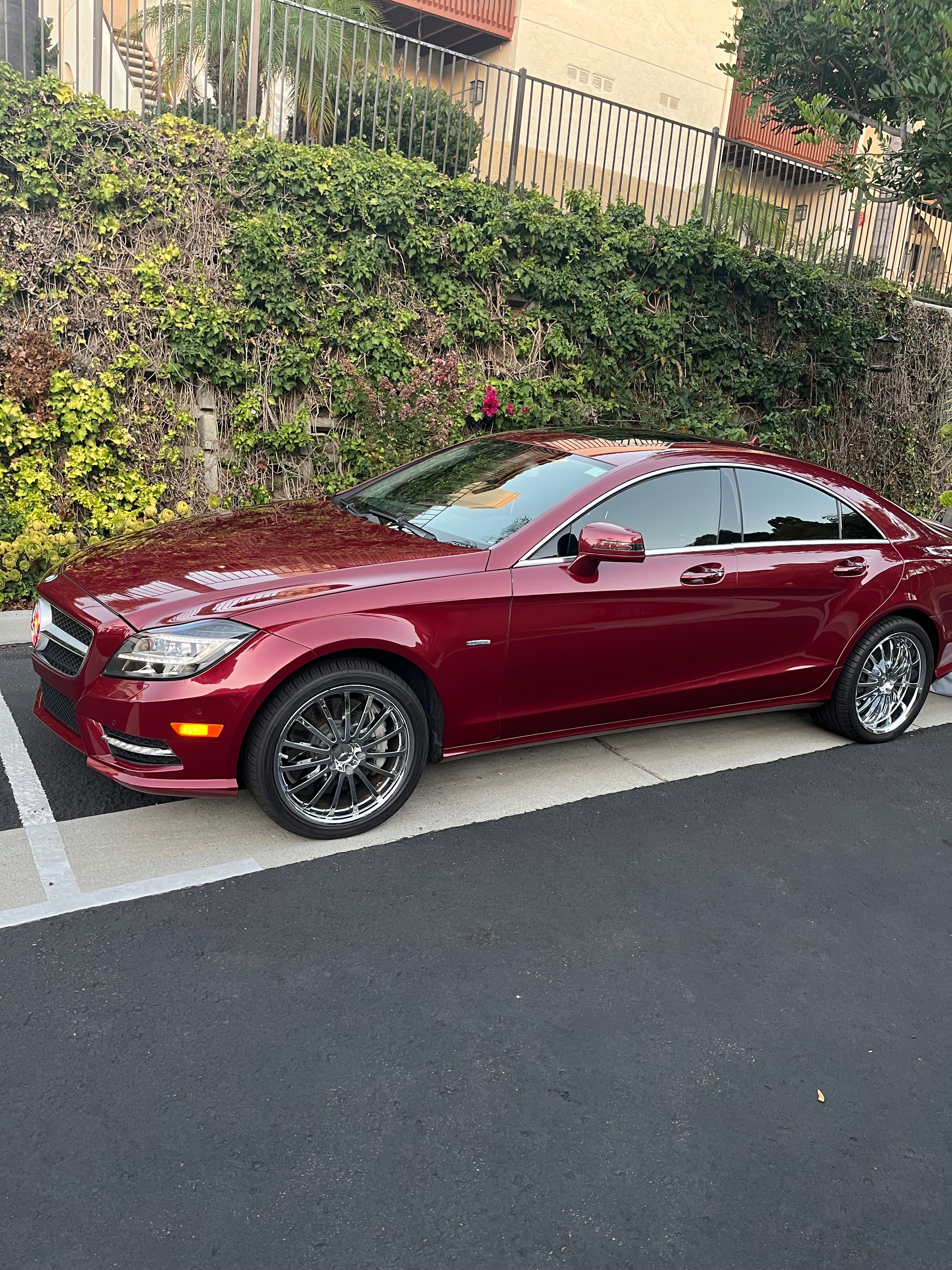 Used 2012 Mercedes-Benz CLS 550 image 1