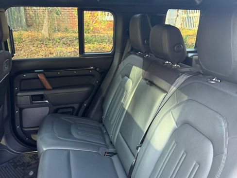 Used 2021 Land Rover Defender 110 X image 24