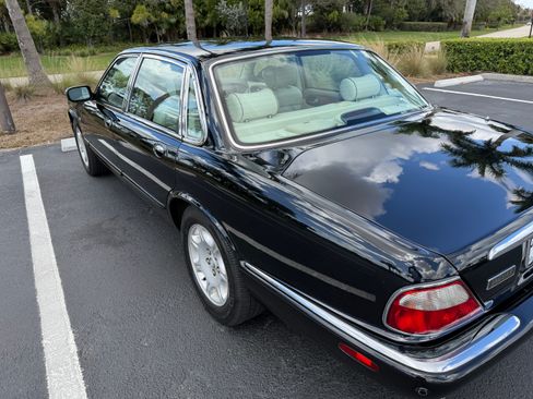 Used 2003 Jaguar XJ8 image 8