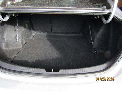 Used 2017 Chevrolet Malibu LT FWD image 23