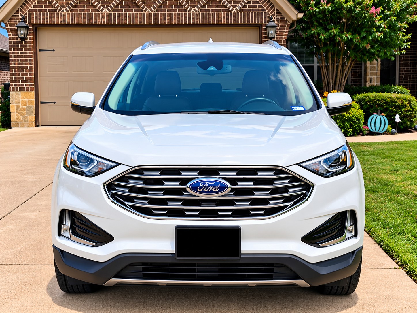 Used 2019 Ford Edge SEL w/ Equipment Group 201A FWD image 2