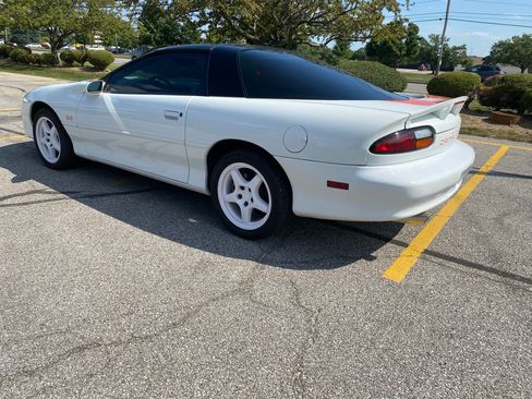 Used 2000 Chevrolet Camaro Z28 w/ SS Performance/Appearance Pkg image 5