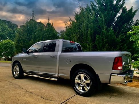 Used 2019 RAM 1500 Big Horn AWD/4WD image 2