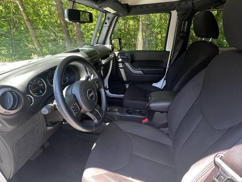 Used 2015 Jeep Wrangler Sport w/ Quick Order Package 24S AWD/4WD image 12
