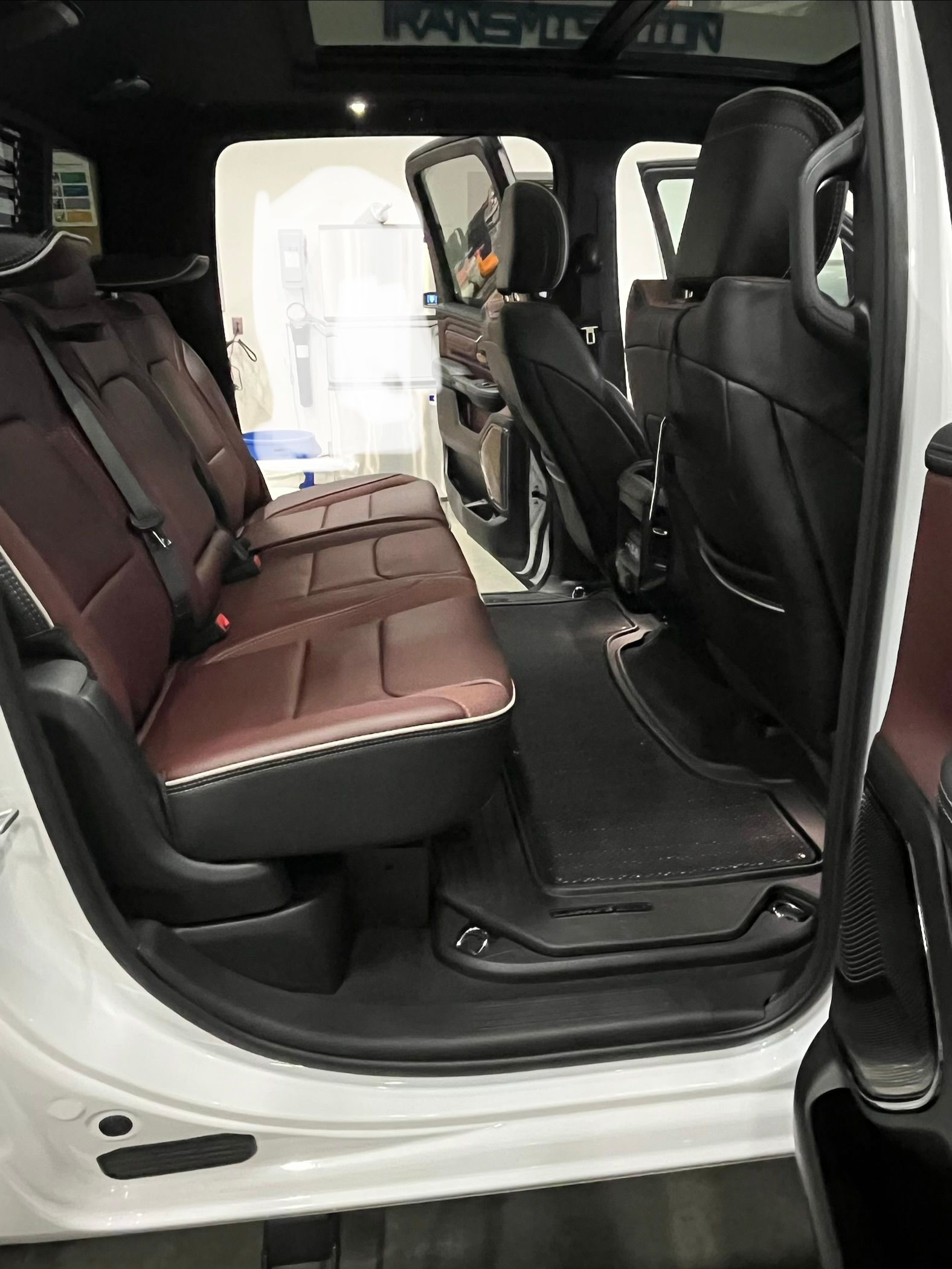 Used 2025 RAM 1500 Limited AWD/4WD image 18
