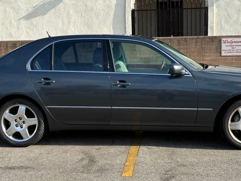 Used 2005 Lexus LS 430 RWD image 15