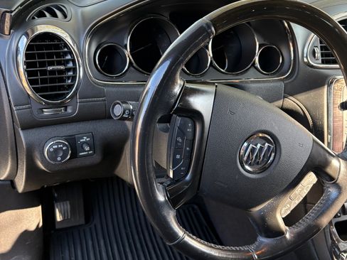 Used 2017 Buick Enclave Leather image 10