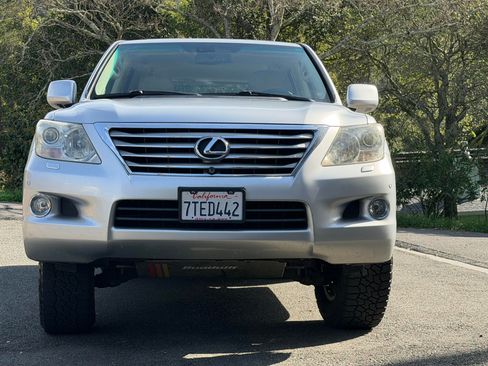 Used 2009 Lexus LX 570 570 Sport Utility 4D image 2