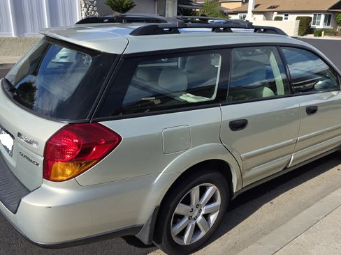 Used 2007 Subaru Outback 2.5i image 5