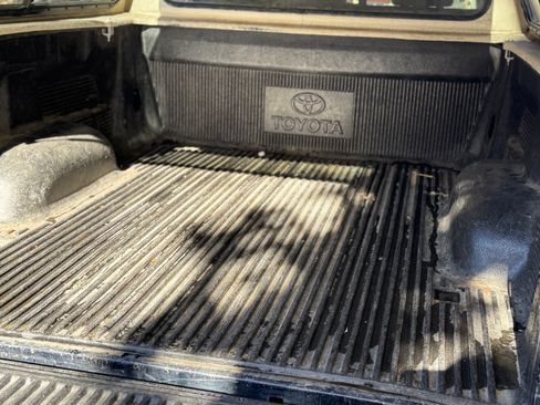 Used 2010 Toyota Tundra 4x4 Double Cab image 4