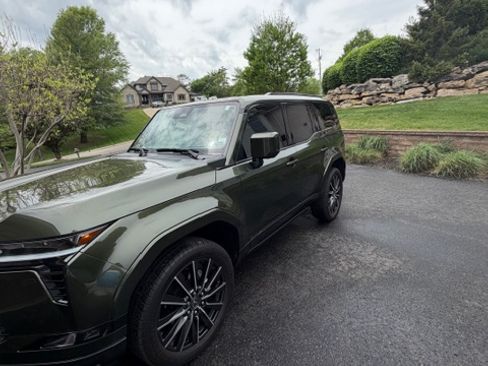 Used 2024 Lexus GX 550 w/ Accessory Package (Z1) image 9