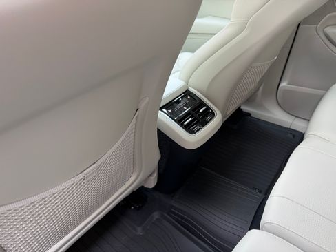 Used 2023 Volvo XC90 B6 Plus w/ Protection Package Premier image 21