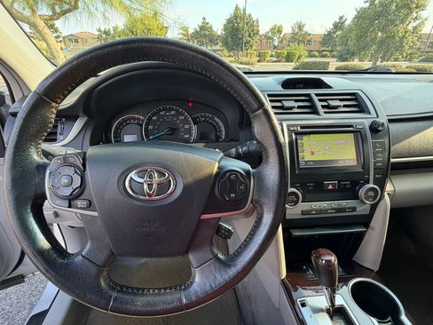 Used 2012 Toyota Camry XLE FWD image 6