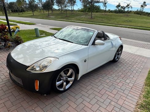 Used 2006 Nissan 350Z Touring image 10