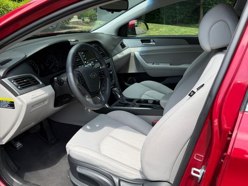 Used 2016 Hyundai Sonata SE FWD image 8