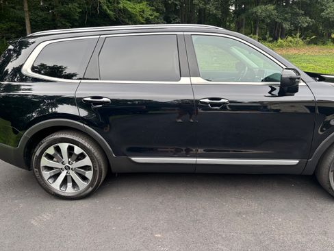 Used 2020 Kia Telluride S AWD/4WD image 2